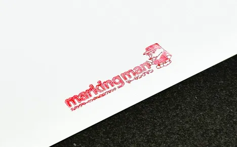 エコビュートインク#2611赤によるコート紙への印字見本